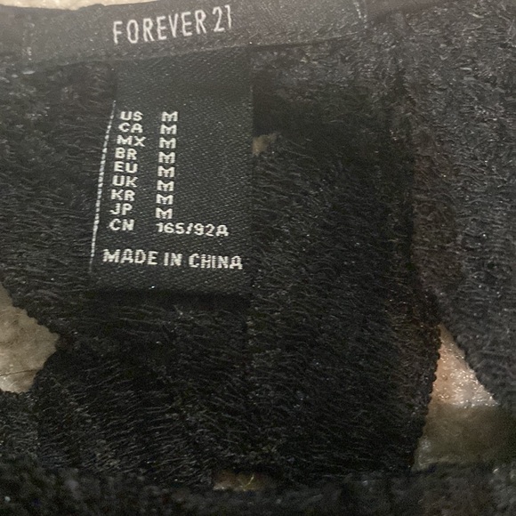 Cute macrame crop top - Picture 3 of 3